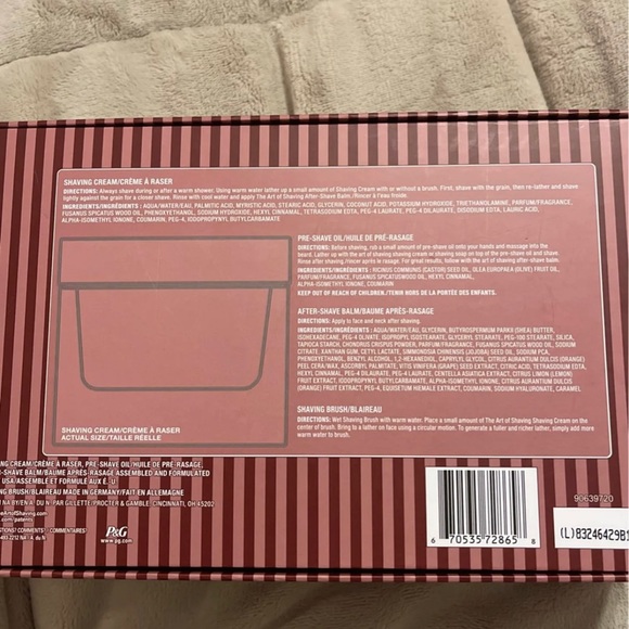 SOLD!!! The Art of Shaving Kit - Picture 2 of 2